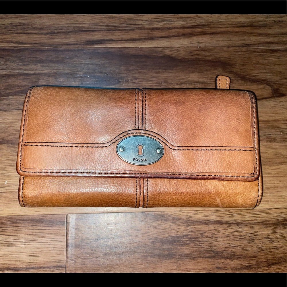Woman’s Fossil Wallet